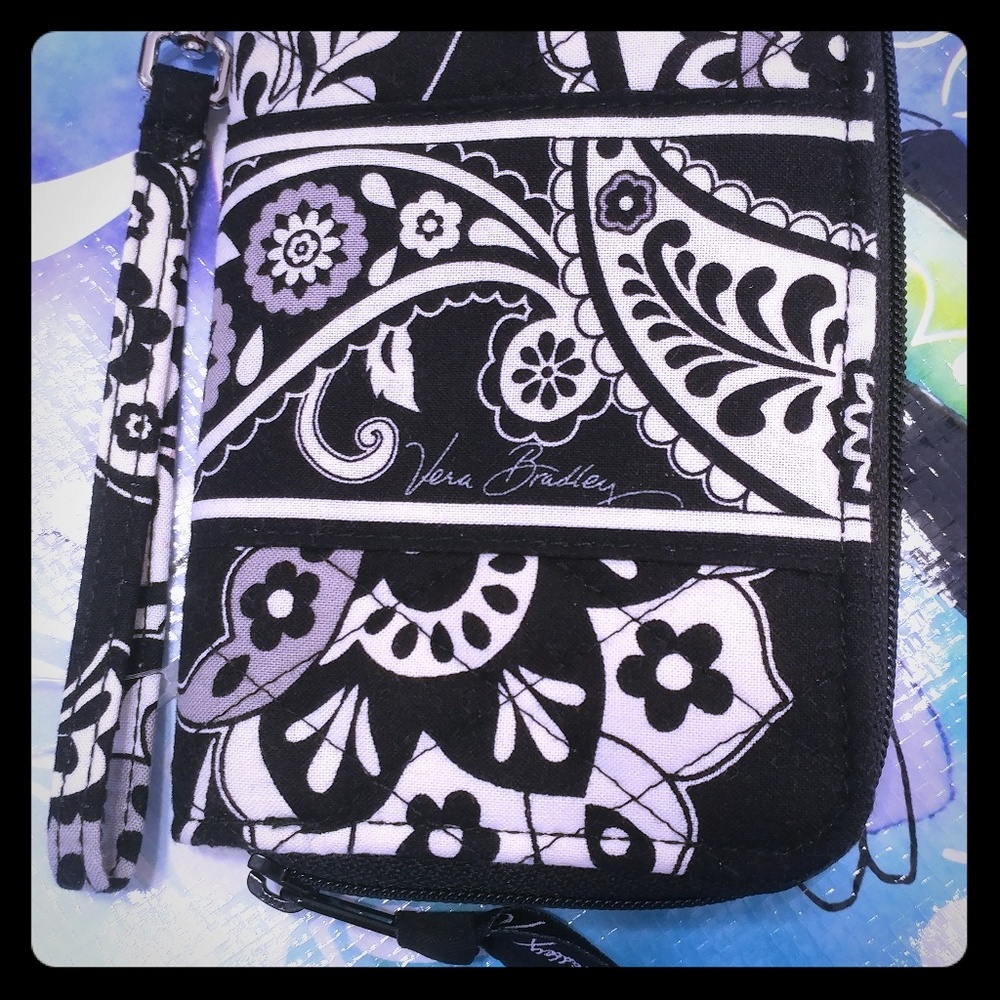 Brand New Vera Bradley Accordion Wristlet